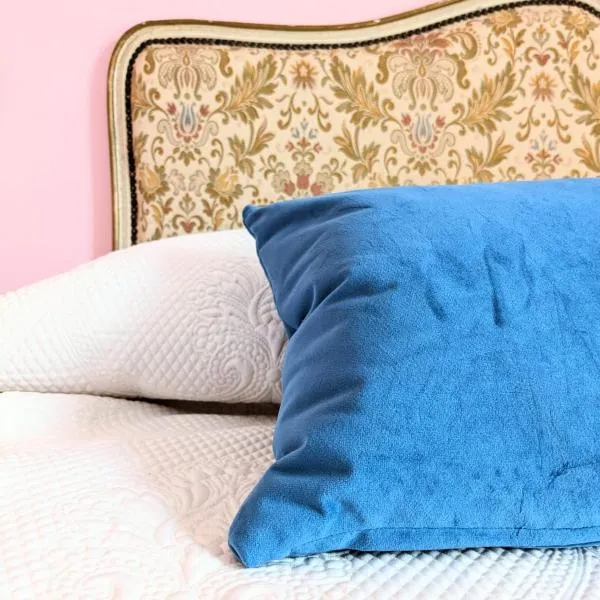Le Zie Guest House, hotel v destinaci Broccostella