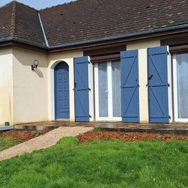 Charmante maison de ville climatisée avec Wifi, khách sạn ở Saint-Yrieix-la-Perche