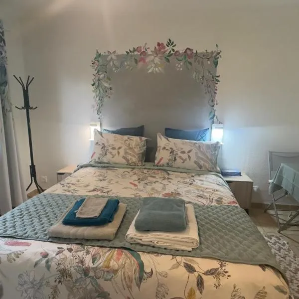 Nuitée d'Opale, hotel v destinaci Saint-Martin-Boulogne