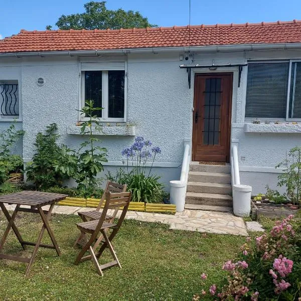 Maison d'hôtes de charme indépendante proche RER B, hotel in Aulnay-sous-Bois