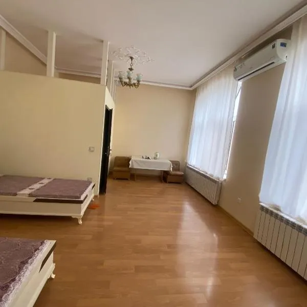 Beaming_House, hotel in Sheki