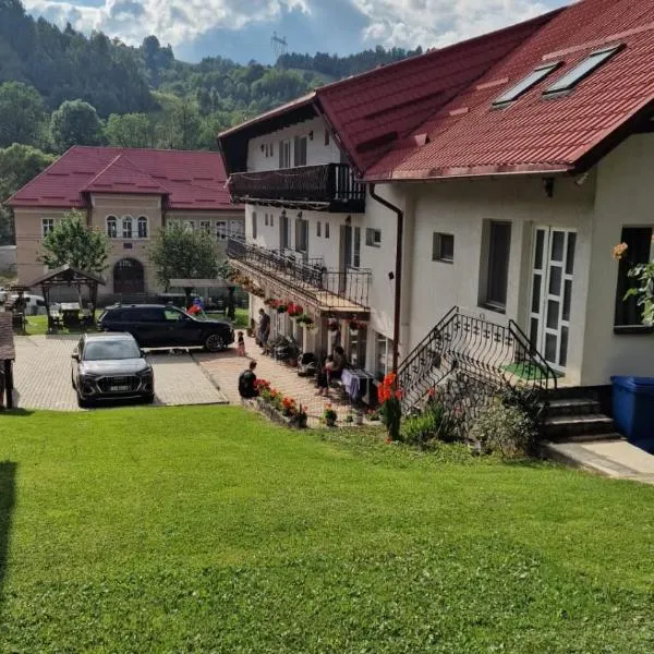 La Coana Mița BRAN، فندق في سيمون