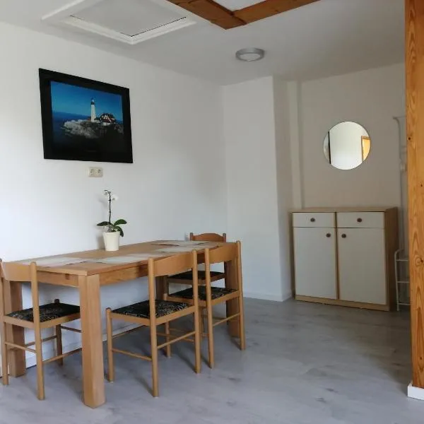 Ferienwohnung II Reiterhof Groß Stubben، فندق في Poseritz