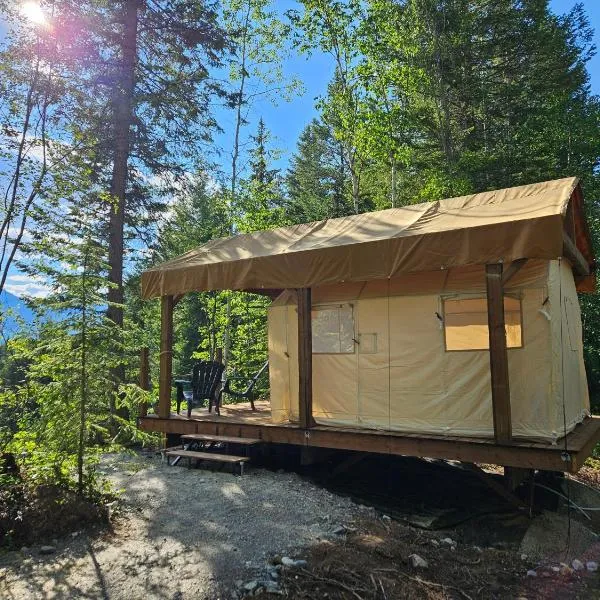 Zest Campers Ltd, hotel en Golden