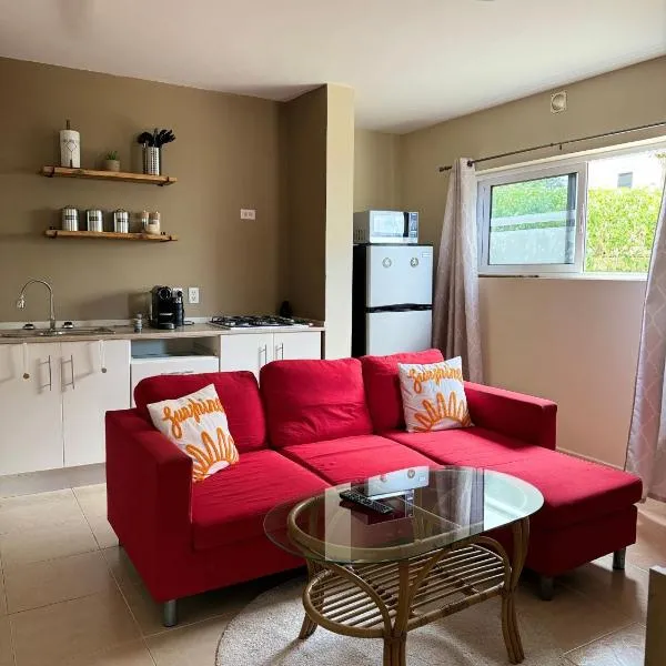 Cozy 2 Bedroom Apartment in Brakkeput, hotell i Willemstad