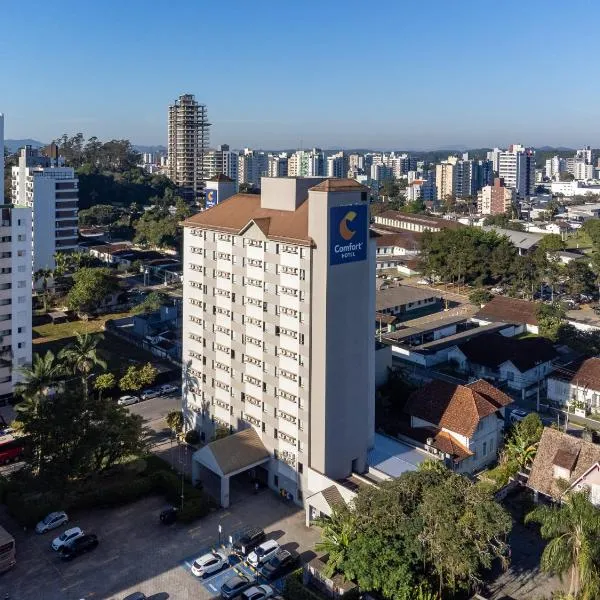 Comfort Hotel Joinville, hotel v destinaci Joinville