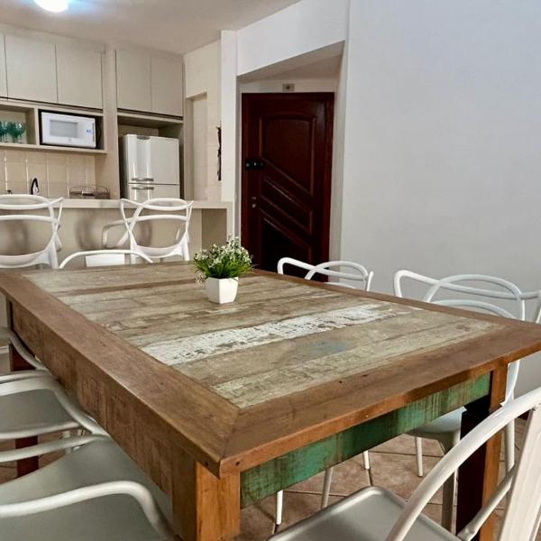 Bombas/ Bombinhas, a 50m do Mar, Apartamento 2 quartos, com churrasqueira na sacada, Ar e Wi-fi - Foto 3