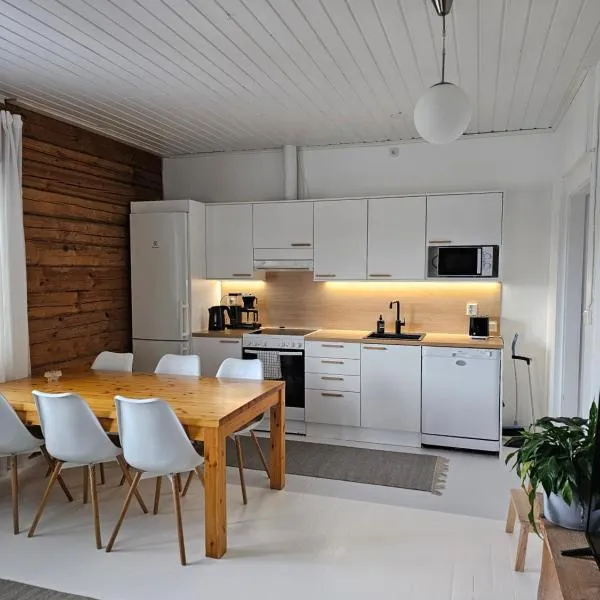 Rauhallinen asunto maalla, navetan päädyssä., hotel em Muurame