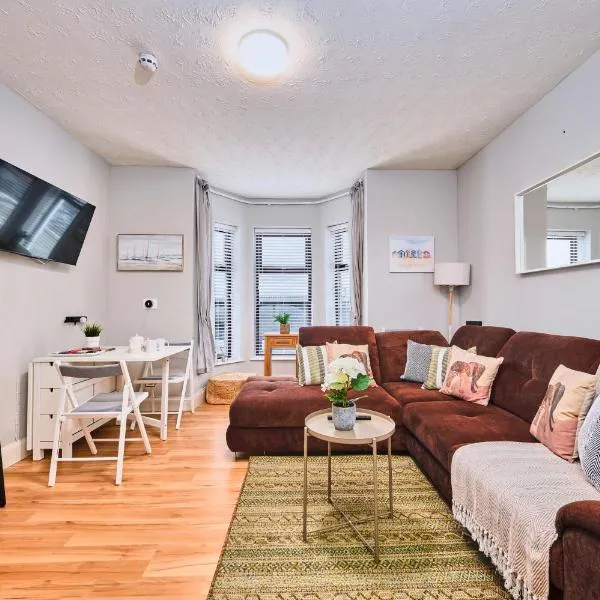 Golf Terrace 1 - Portrush by the Sea, hotel in Portrush