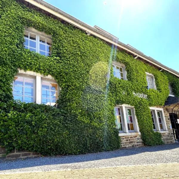La Fontaine du Sabotier, hotel v destinaci Awenne