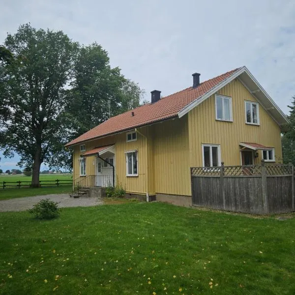 Örnsro Boende och Ställplatser, hotel v destinaci Skara