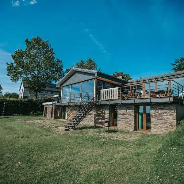 Le Noir Flohay 30 pers - Malmedy, vue, wellness、マルメディのホテル