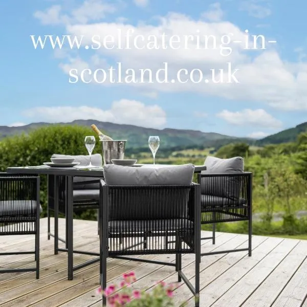 Kinnaird Woodland Lodges, hotel v destinaci Pitlochry