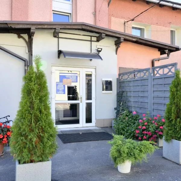 Noclegi Wałbrzych - Pokoje Konrad, hotel v destinaci Wałbrzych