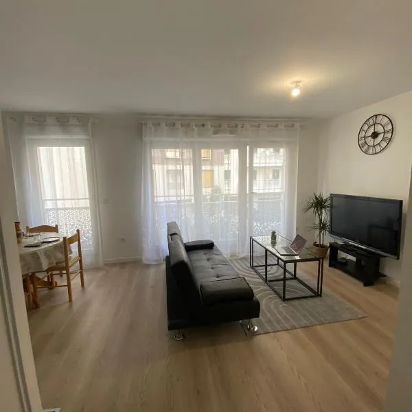 Joli appartement F2 Bobigny Métro proche Paris, hotel in Bobigny
