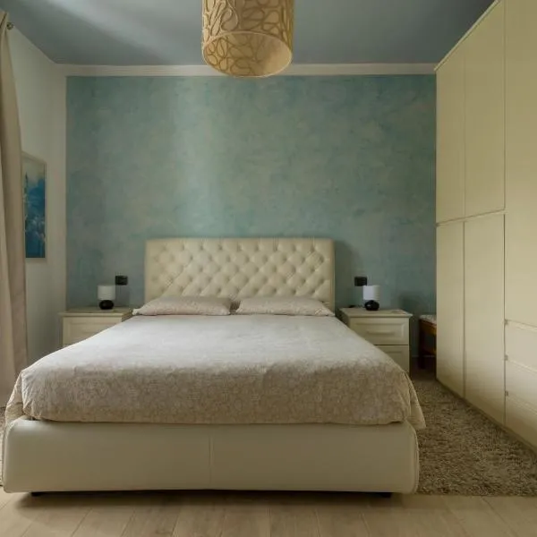 Rosmary42 Miralago, hotel in Bosco Chiesanuova