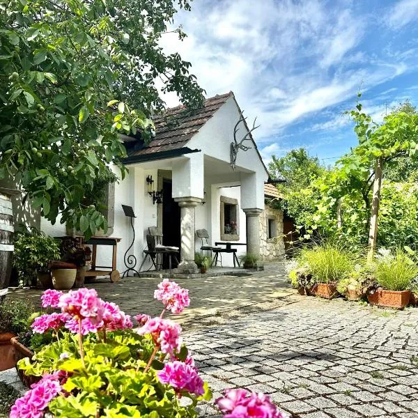 Romantikchalet, hotel v destinaci Breitenbrunn