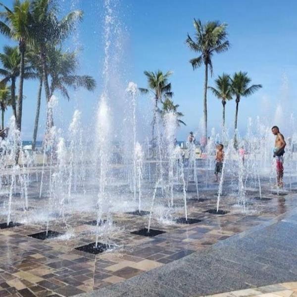 Apto 013 - Amplo, Arejado - Praia Grande-SP