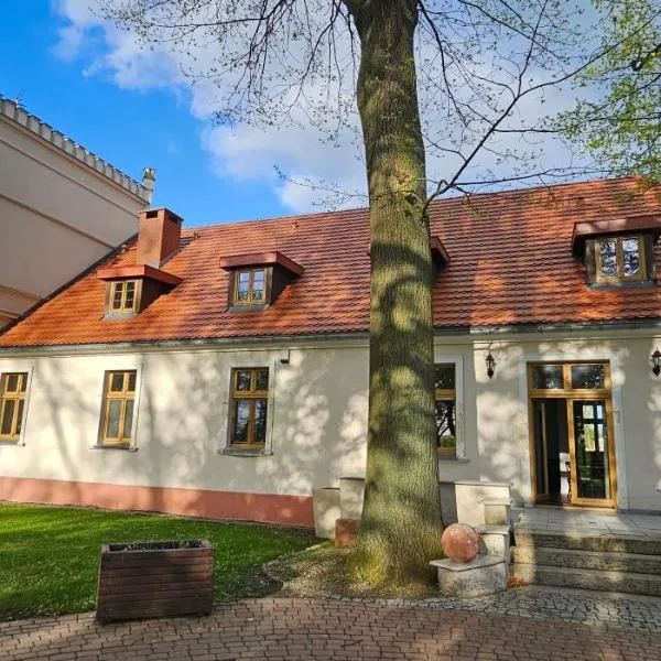 Pałac Ostoja - pokoje gościnne, hotel v destinaci Przecław