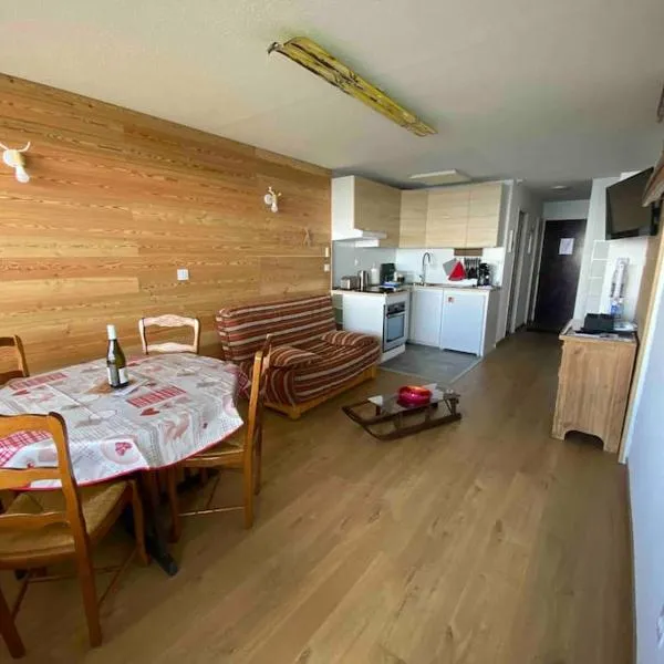 Studio rénové, pied des pistes, hôtel à Allevard