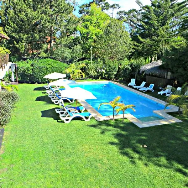 Petit Chateau Hotel Boutique, hotel Punta del Estében