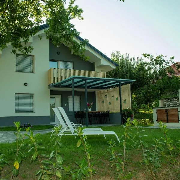 Mala Vila Kolpa, khách sạn ở Griblje