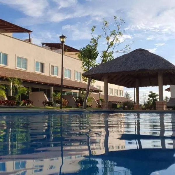 Casa Tulipanes Morelos, Alberca, Jacuzzi, AC, WiFi, hotel en Morelos