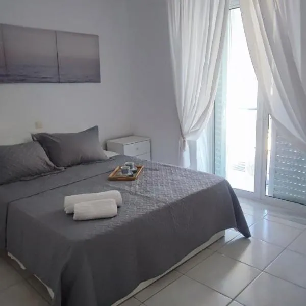 White Beach Appartment, hotel v destinácii Yerakiní