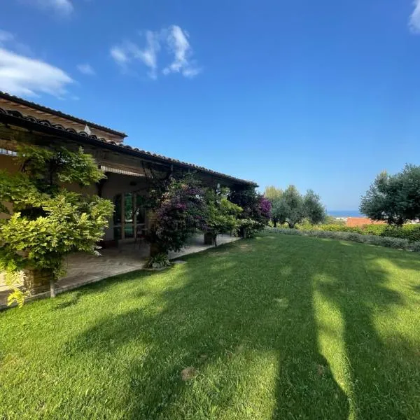 La BouganVillea, hotel v destinaci Francavilla al Mare