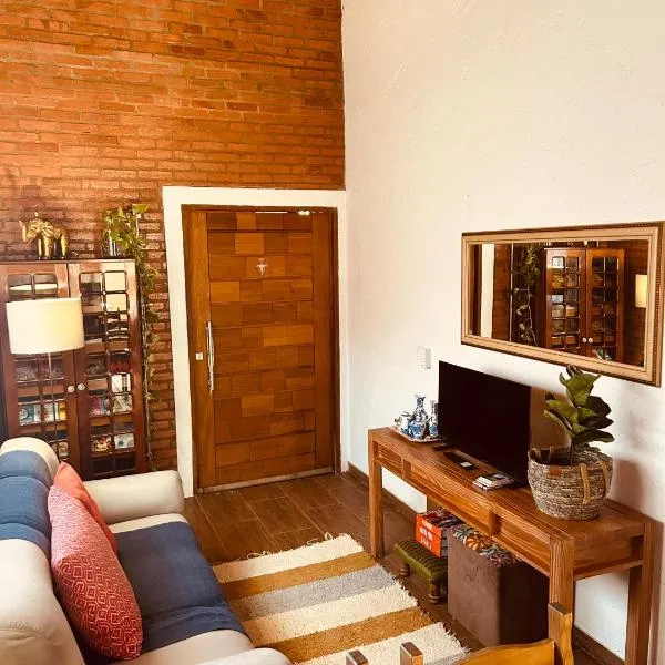 Casa Flor de Lis, hotel in Águas de São Pedro
