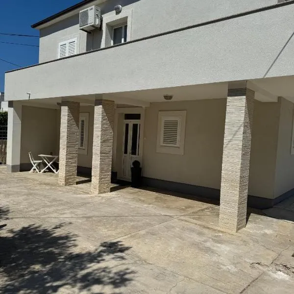 Beach House Murter, hotel v Murteru