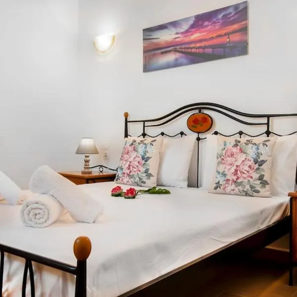 Sunset View Apt in South Crete, hotel v destinaci Achlia