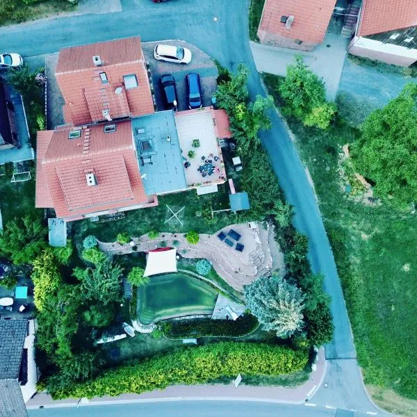 Apartment Joelle mit Sauna, Schwimmteich und Gym, hotel di Erbach im Odenwald