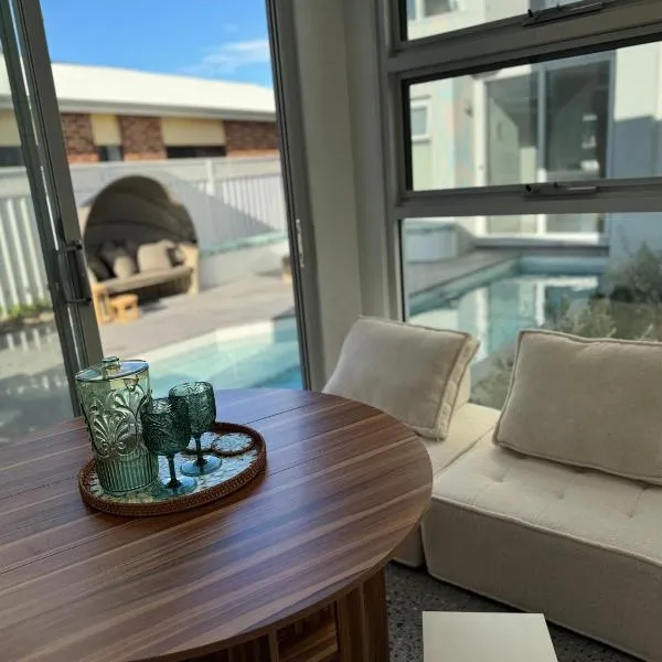 Rom Baros Tiny Beach House, hotel v destinaci Shellharbour