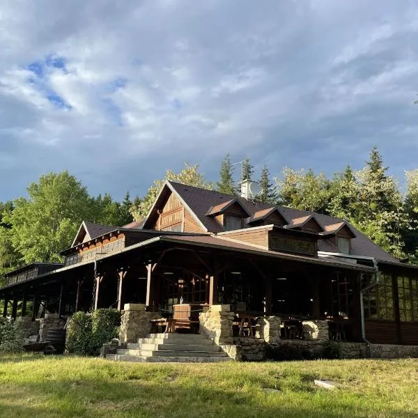 Areál Kamínka - POKOJE A APARTMÁNY, hotel in Roštín