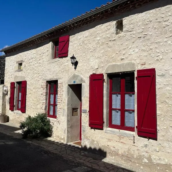 gîte de la Paille、Charroux-dʼAllierのホテル