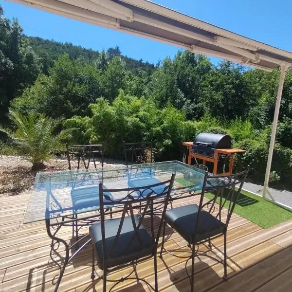 Gîte La Bauge 1 à 7 personnes 26400 Montclar sur Gervanne, hotel a Montclar-sur-Gervanne