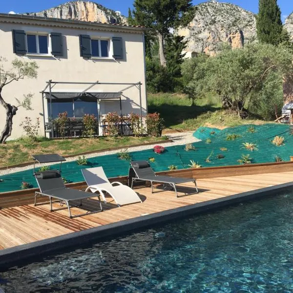 Les Claux des Oliviers, hotel en Moustiers-Sainte-Marie