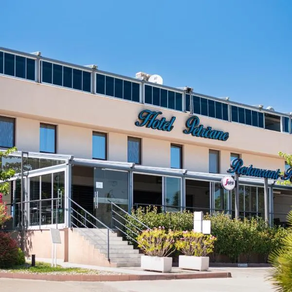 Hotel Petrčane, hotel v destinaci Petrcane
