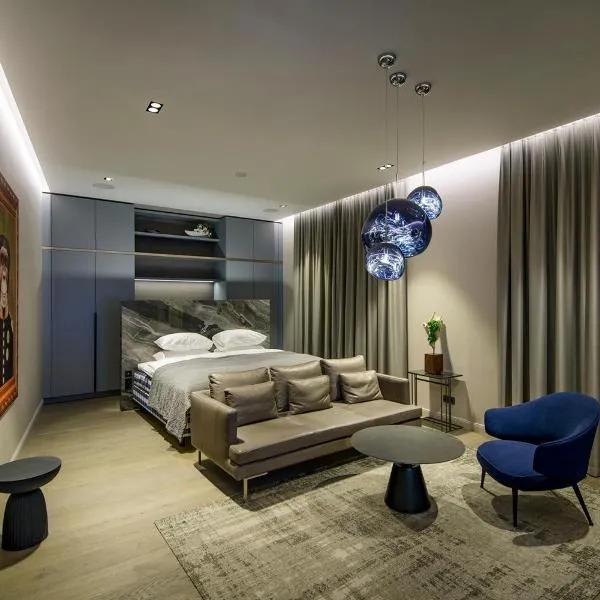 Luxury Smart Home Apartment in Vilnius Old Town, Sleep on Hästens, hotel v destinácii Vilnius