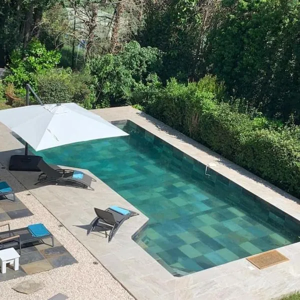 Spacious villa for family holidays、ヴァルボンヌのホテル