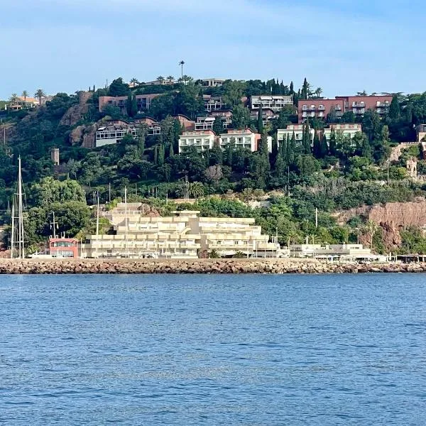 Riviera Beach Hotel, hotel v destinácii Mandelieu La Napoule