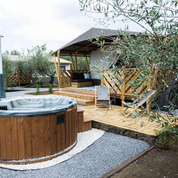 Koru Etna Glamping - lodge con vasca idromassaggio privata, hotel a Ragalna