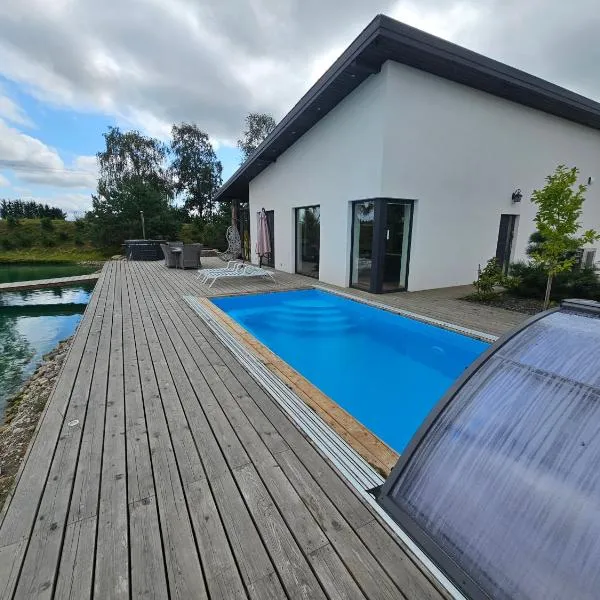 Apartamentai su privačiu baseinu Palangoje, hotel in Vydmantai