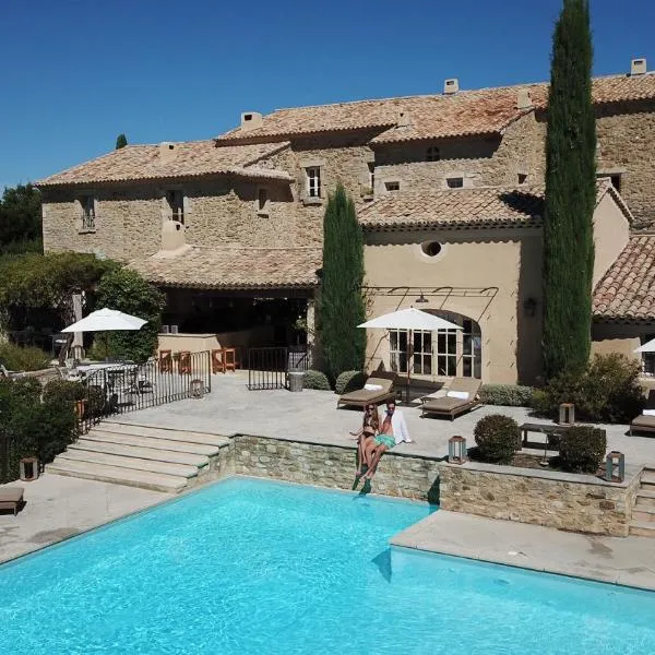 La Verrière, hotel v destinaci Crestet