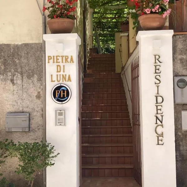 Pietra di Luna residence, hotel v destinaci Maiori
