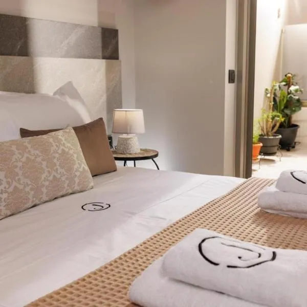 Jolly Suites, hotel in Heraklio