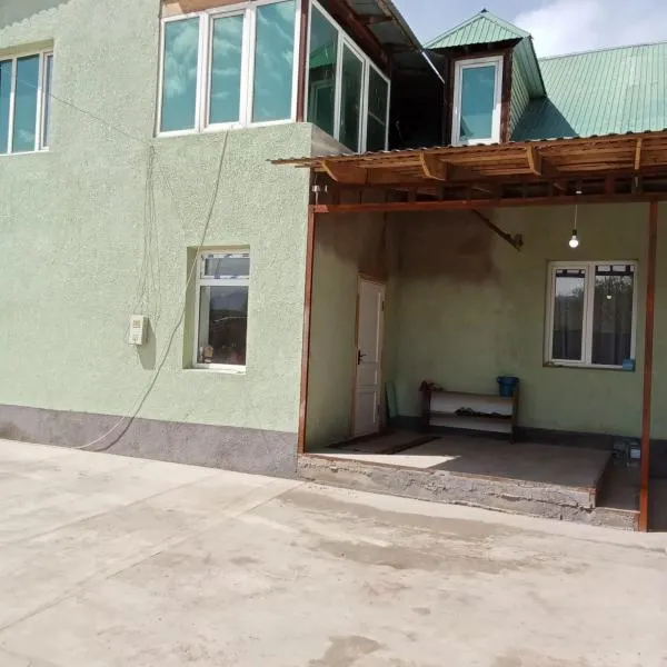 Jumgal guest house, hotel in Chayek