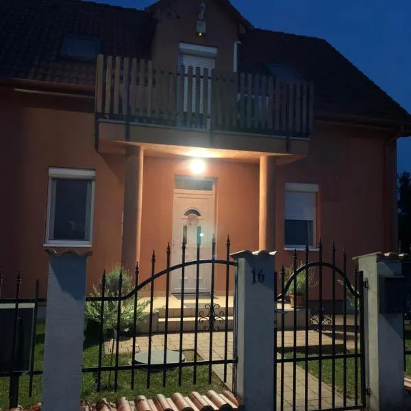 Fehér Orchidea Apartman, hotel v destinaci Egerszalók