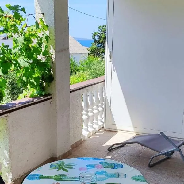 Stela 2 – hotel w mieście Povljana